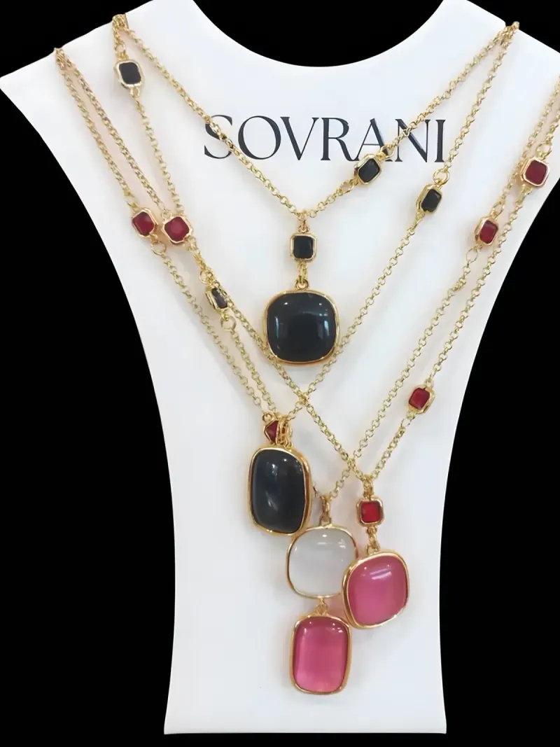 Collar Sovrani Noche de acero · baño dorado y cristales